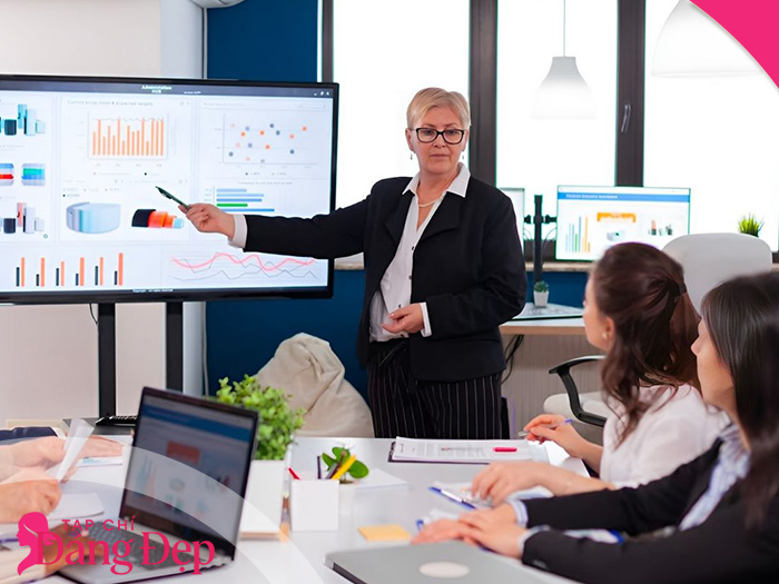 CMO là gì? Vai trò và năng lực cần có của giám đốc marketing hiện đại