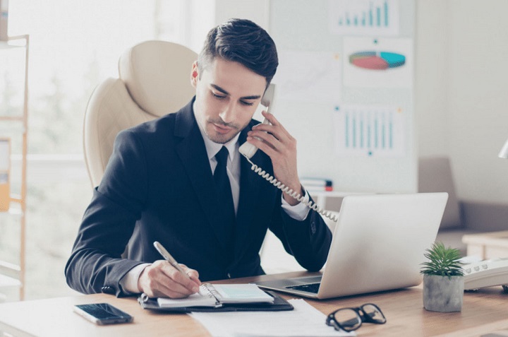 Những câu tiếng Anh giao tiếp cho người đi làm thông dụng