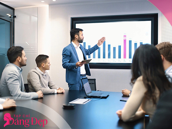 Quản trị là gì? Vai trò cốt lõi trong vận hành và phát triển tổ chức