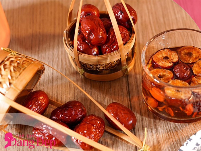 Táo đỏ có tác dụng gì? Lợi ích sức khỏe ít người tận dụng đúng cách