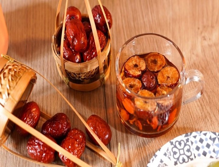 Táo đỏ có tác dụng gì đối với sức khỏe và sắc đẹp phụ nữ