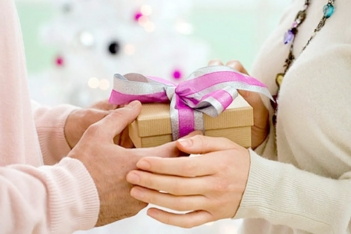 Tặng quà sao cho phù hợp với người nhận? - Tạp chí Dáng Đẹp