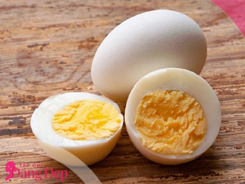 Trứng luộc để được bao lâu? Cách bảo quản tránh ngộ độc thực phẩm - Tạp chí Dáng Đẹp