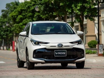 Xe Vios mấy chỗ ngồi? Toyota Vios nội thất có rộng không